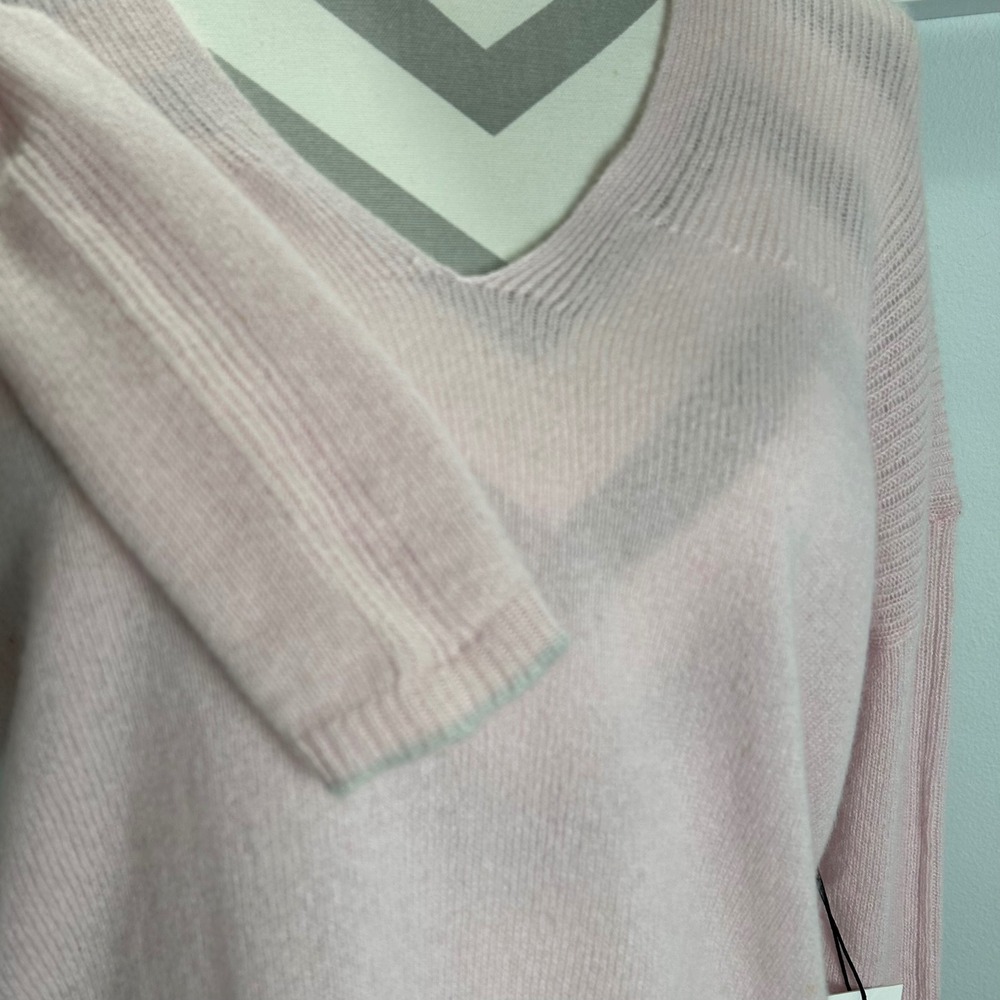 Duffy XS Pink 100% Cashmere V-Neck Long Sleeve Oversized Sweater Soft Knit NWT - Picture 7 of 7
